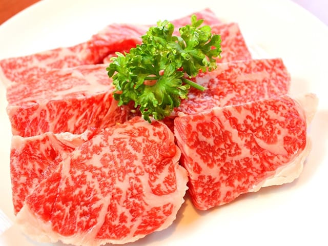 焼く前の牛肉